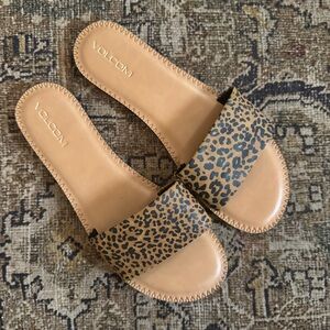 VOLCOM Cheetah Simple Slides Sz 11 NWOT